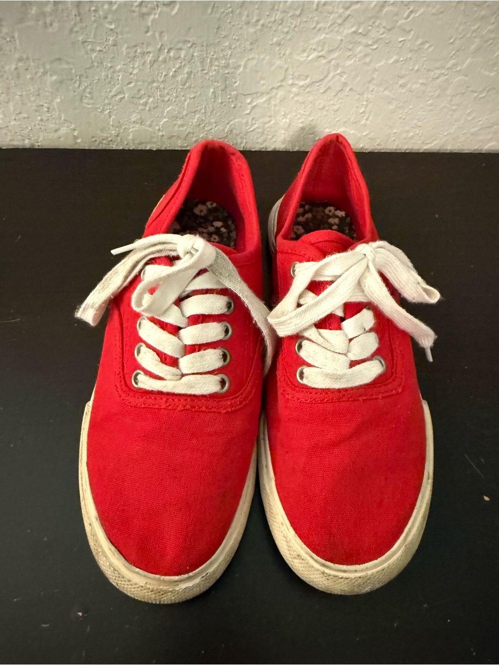 Woman’s Casual Red Canvas Lace-Up Sneakers